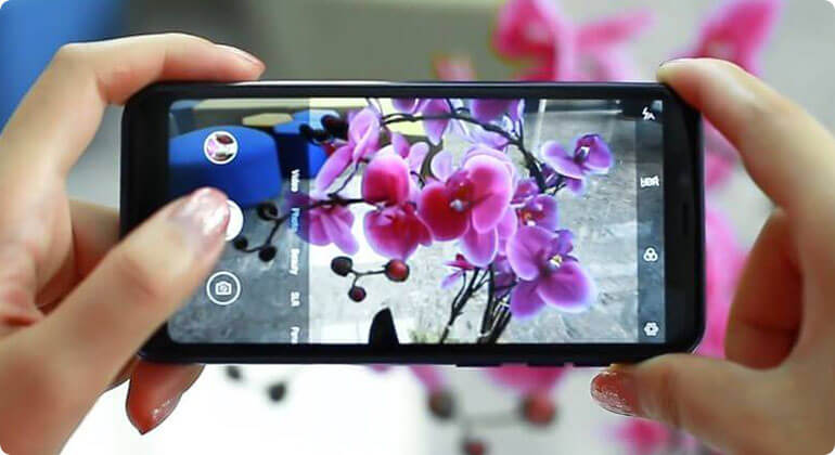 Taking a close-up photo with a smartphone